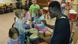 2014-05-28 Afrikaanse muziekles met kids